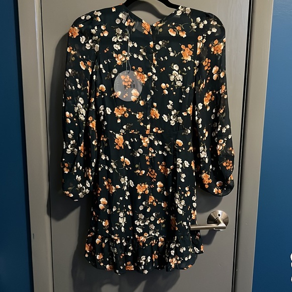 Princess Polly Dress - Picture 2 of 3